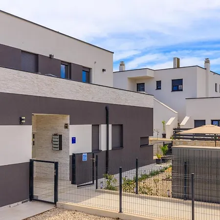 Sabena With Private Whirlpool Апартаменты *