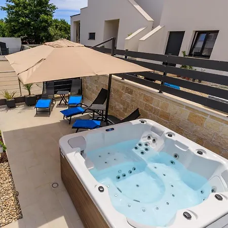 Sabena With Private Whirlpool