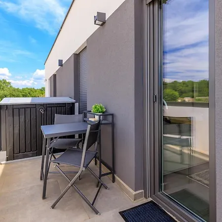 Апартаменты Sabena With Private Whirlpool Пореч