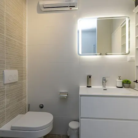 Sabena With Private Whirlpool Apartment