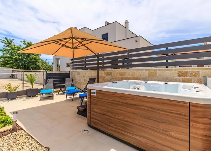 Sabena With Private Whirlpool דירה *