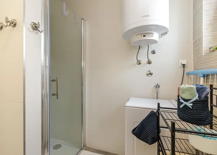 아파트 Sabena With Private Whirlpool